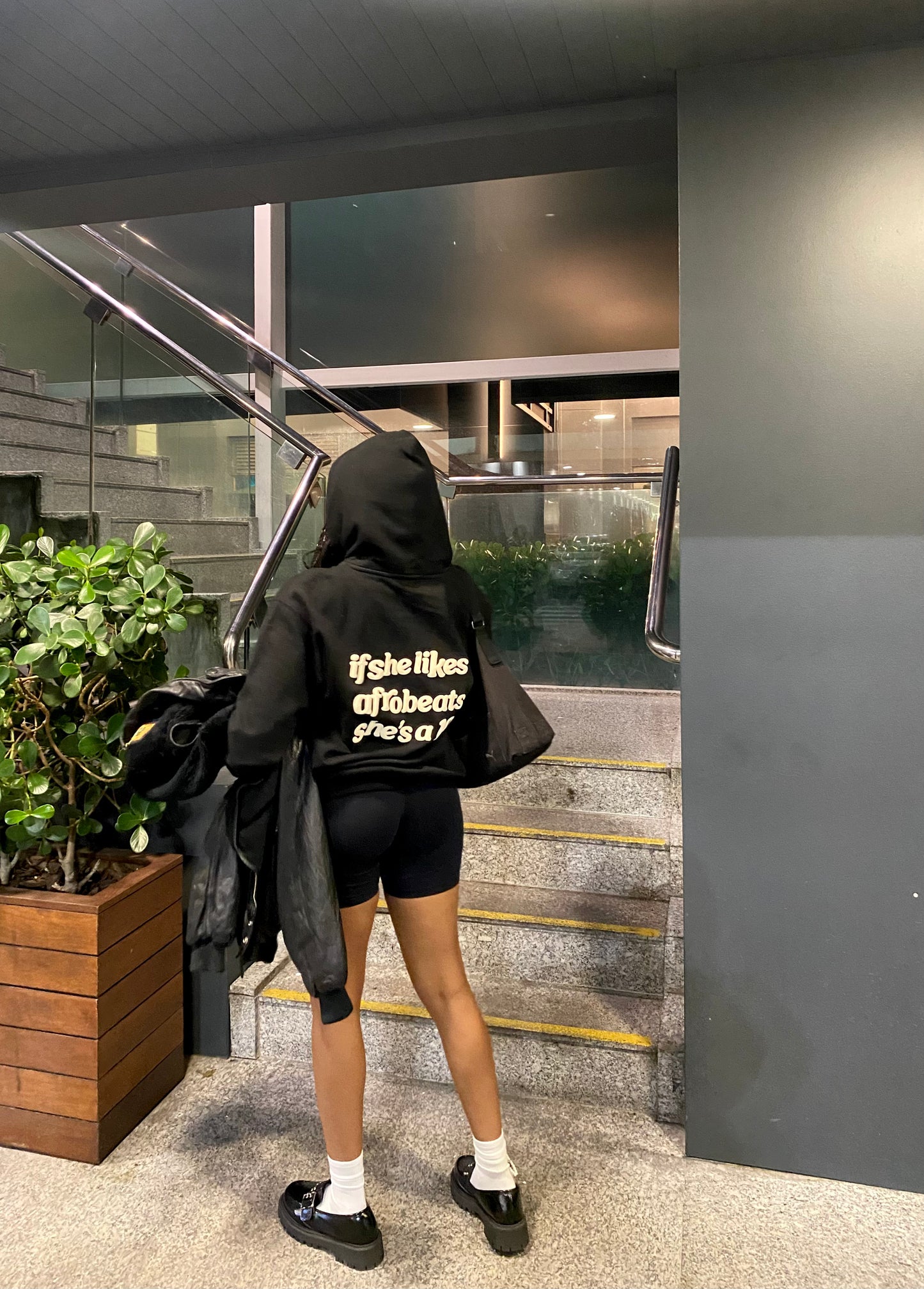 "IF SHE LIKES AFROBEATS SHE'S A 10" HOODIE